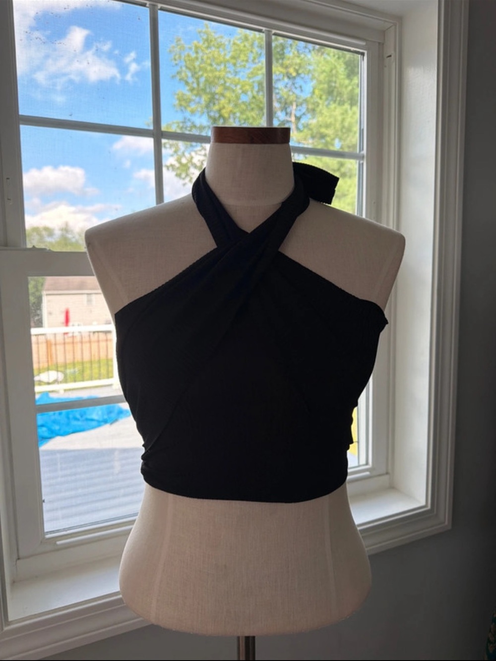 SHEIN Black Halter Wrap Crop Top